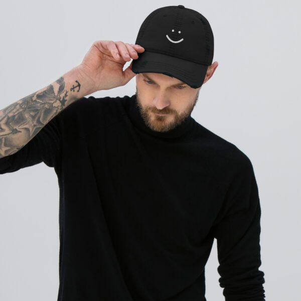 Gorra desgastada minimalista